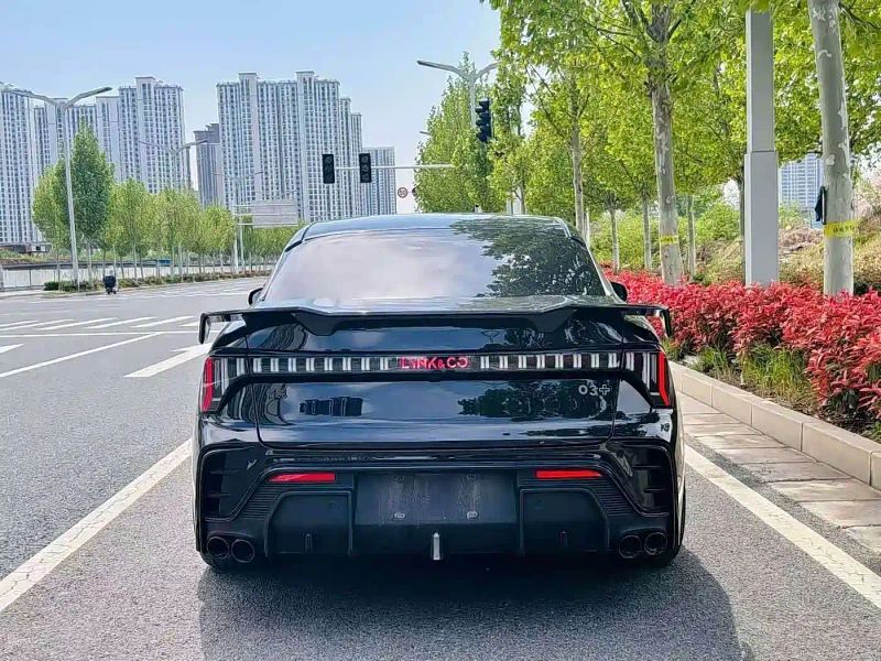 Lynk&co 03