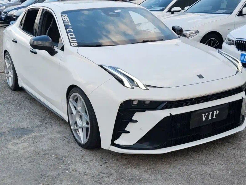 Lynk&co 03