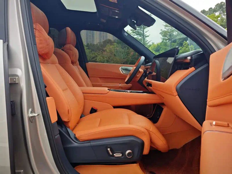 Lynk&co 900