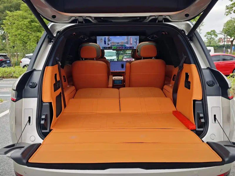 Lynk&co 900