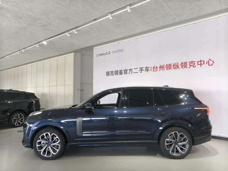 Lynk&co 09