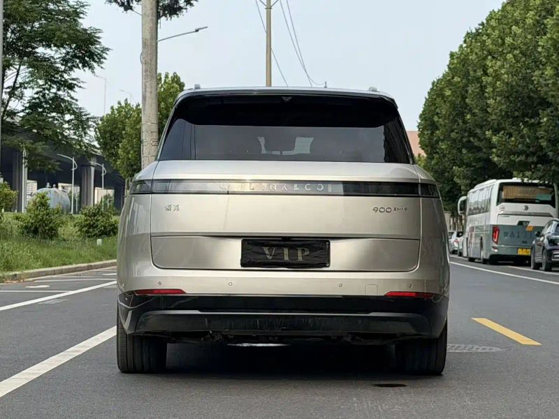 Lynk&co 900
