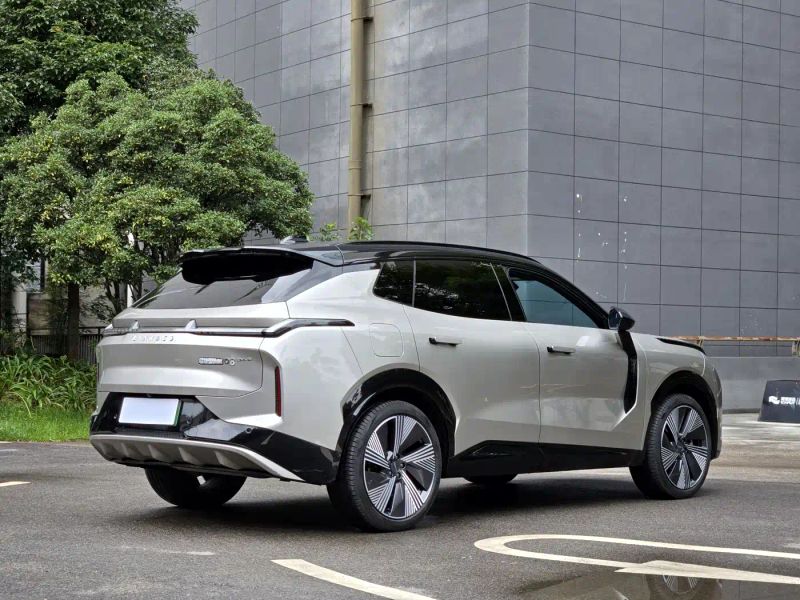 Lynk&co 08
