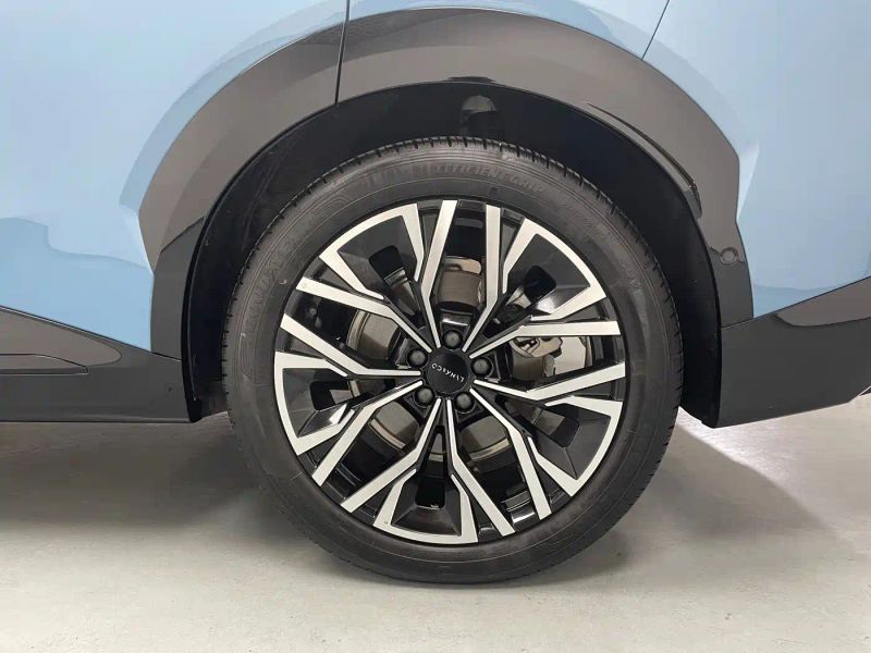 Lynk&co 08