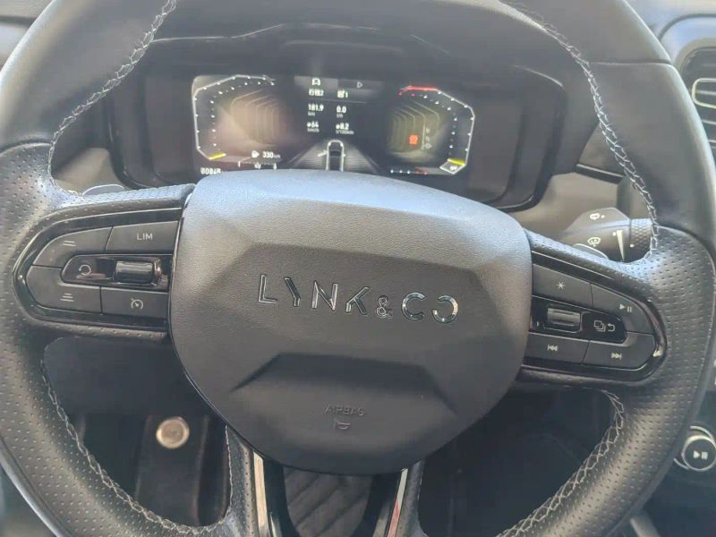 Lynk&co 03