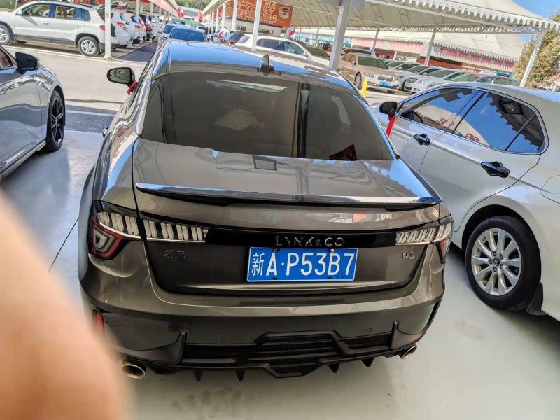Lynk&co 03