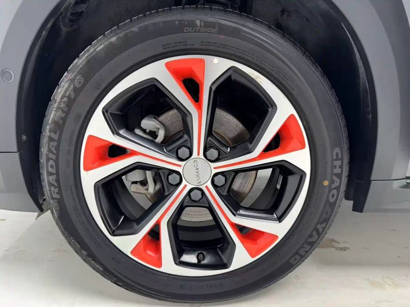 Lynk&co 02
