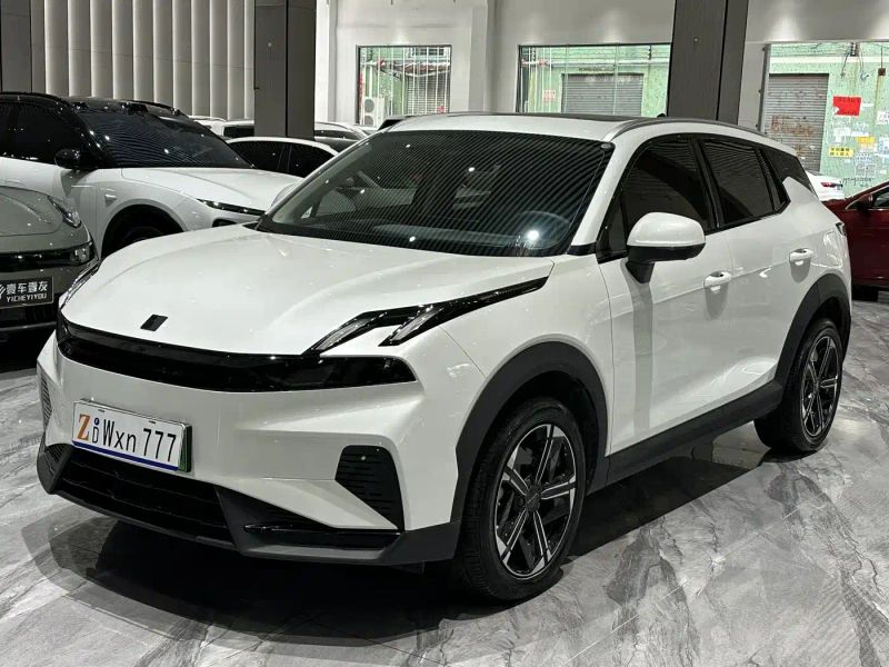 Lynk&co 06