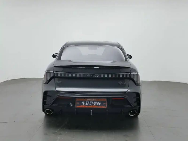 Lynk&co 03