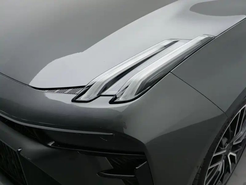 Lynk&co 03