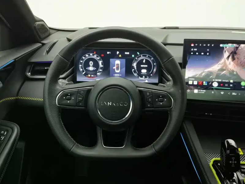 Lynk&co 03
