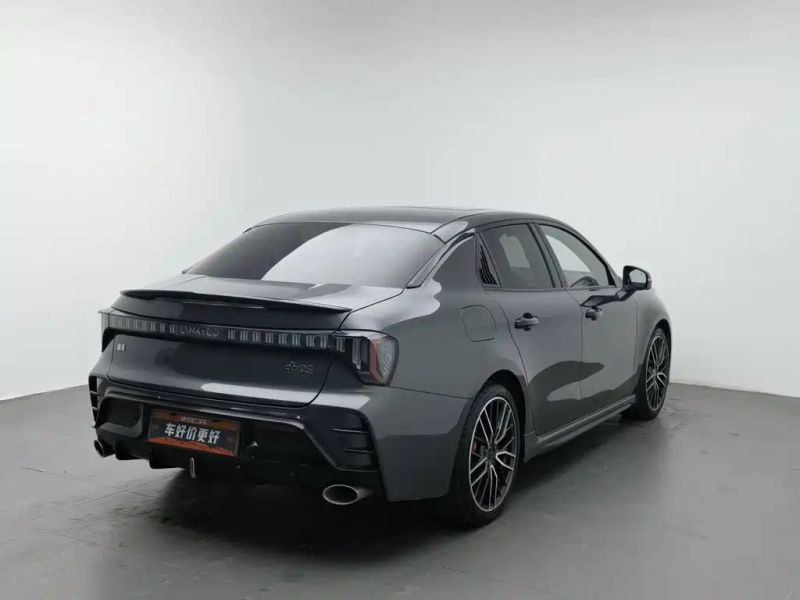 Lynk&co 03