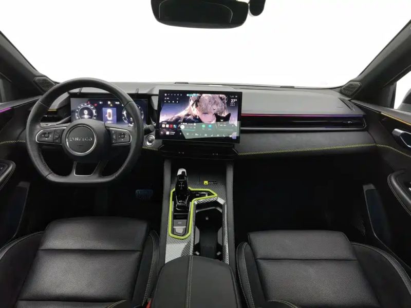 Lynk&co 03