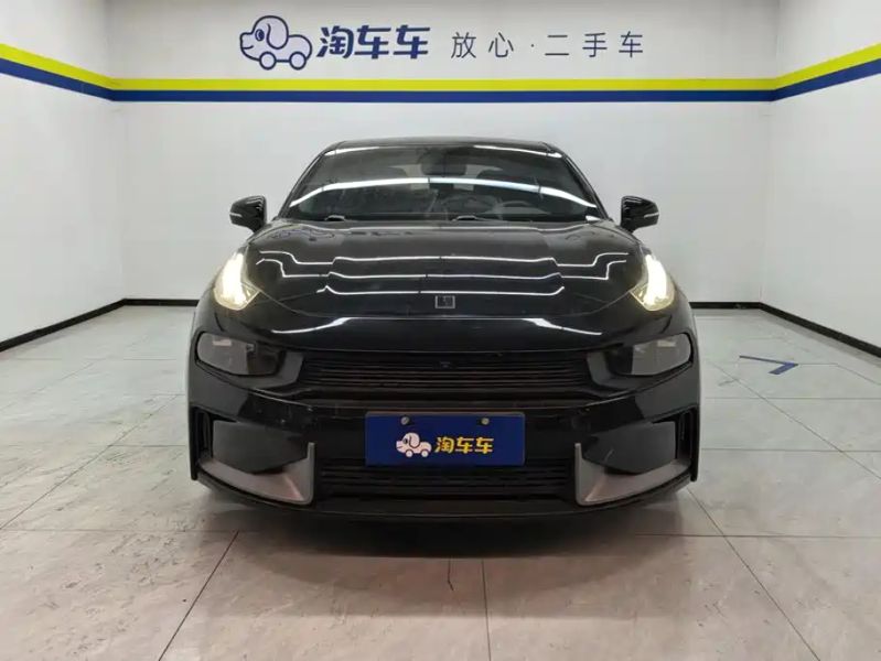 Lynk&co 03