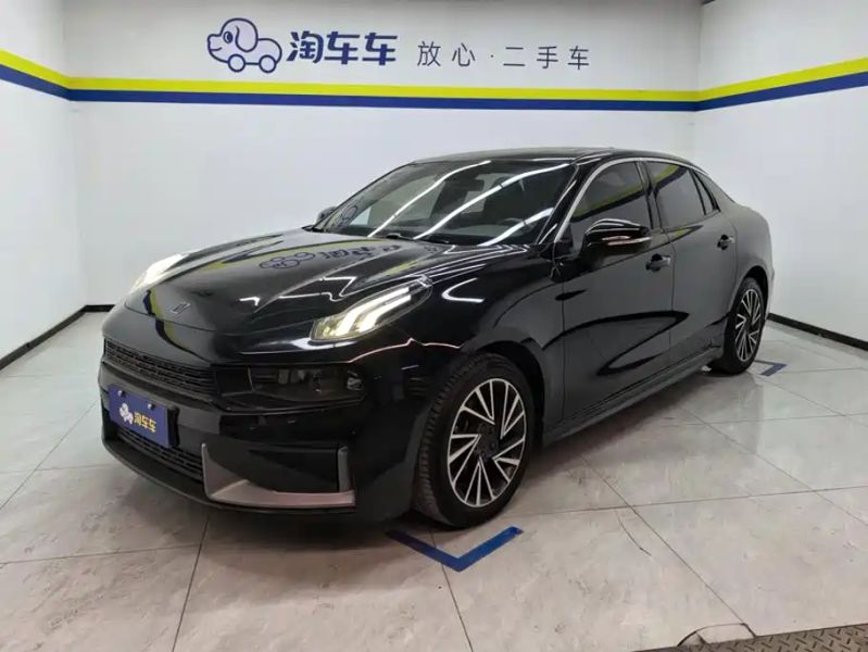 Lynk&co 03