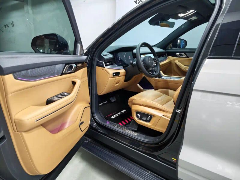 Lynk&co 09