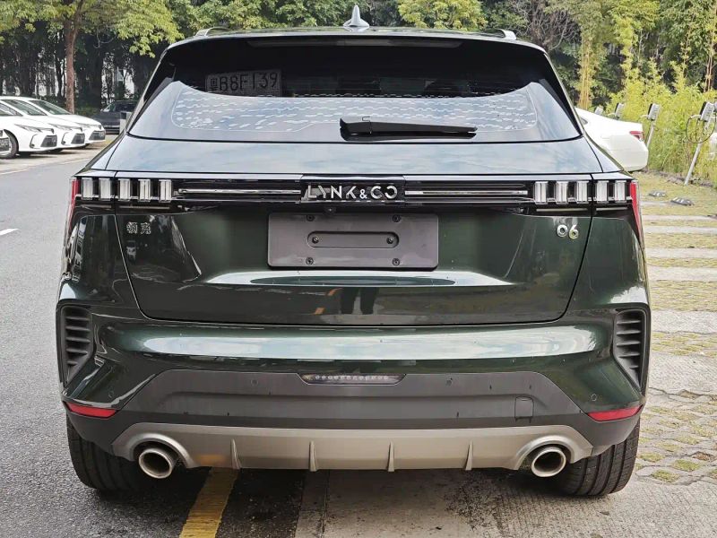 Lynk&co 06