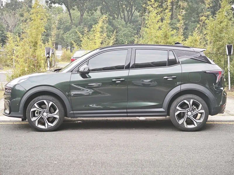 Lynk&co 06