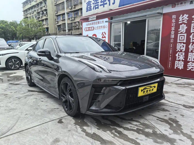 Lynk&co 03
