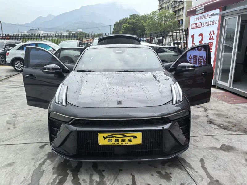 Lynk&co 03