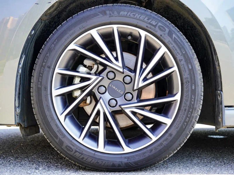 Lynk&co 03