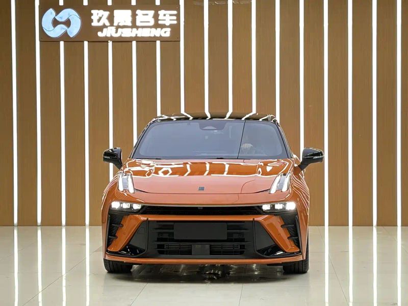 Lynk&co 03