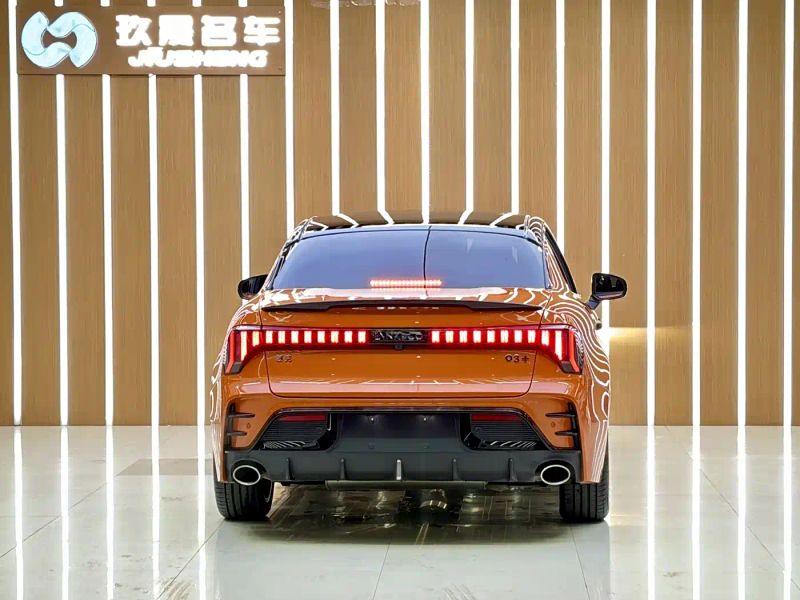 Lynk&co 03