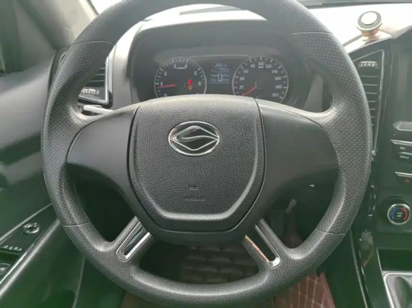 Landwind x8
