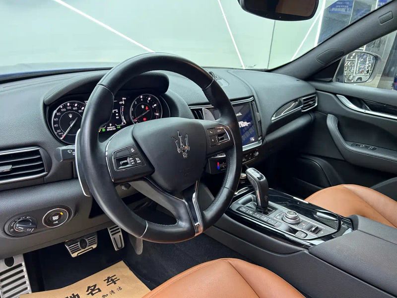 Maserati suv