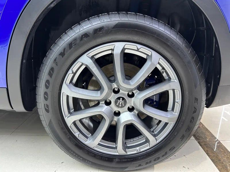 Maserati suv