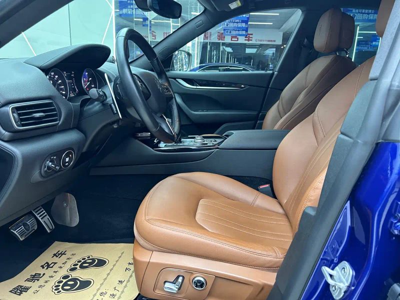 Maserati suv