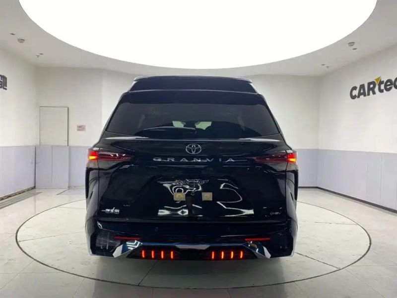 lorinsermaybach greyvia