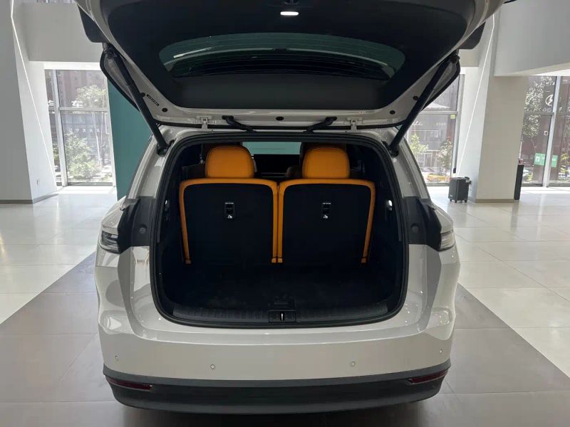 li li-xiang-i8