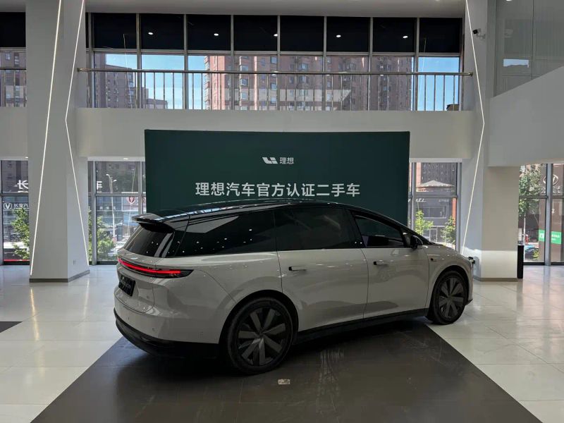 li li-xiang-i8