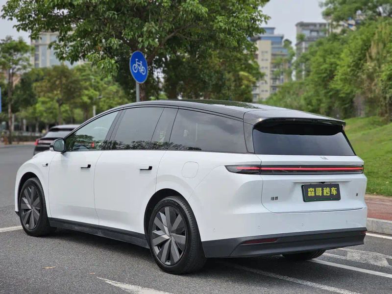 li li-xiang-i8