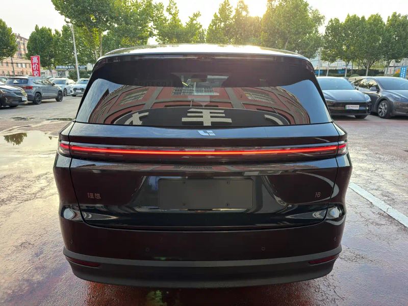 li li-xiang-i8