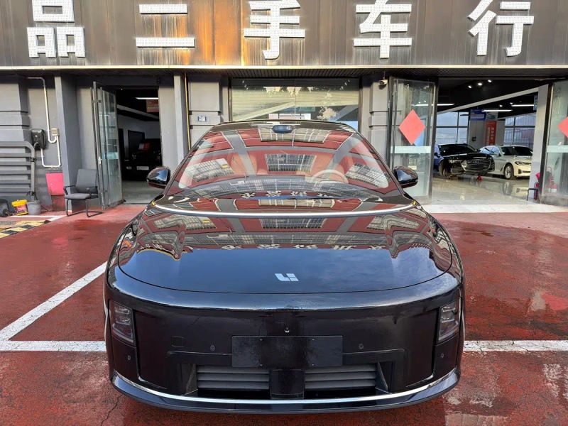 li li-xiang-i8