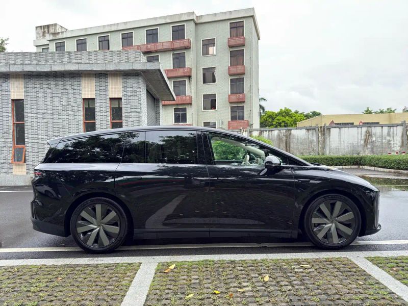li li-xiang-i8