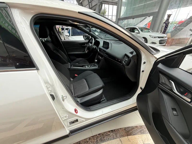 Mazda cx4
