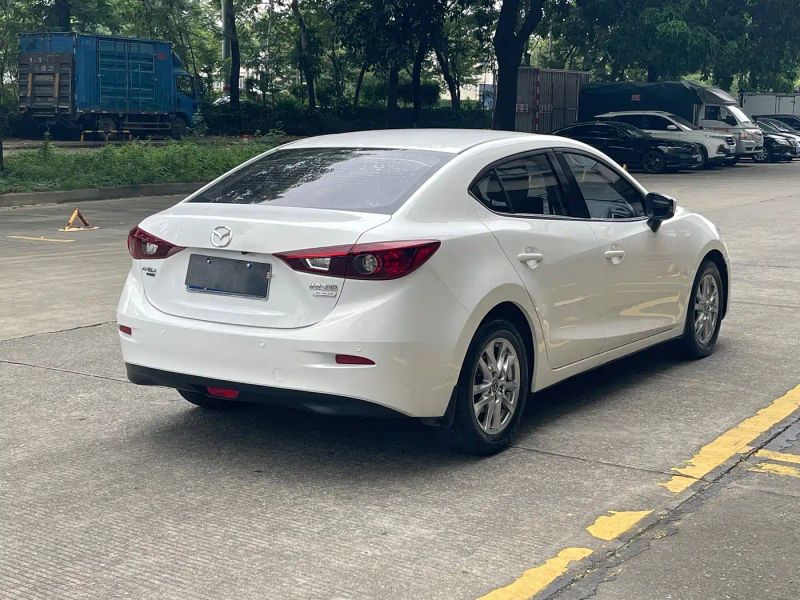 Mazda axela