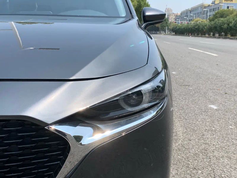Mazda axela