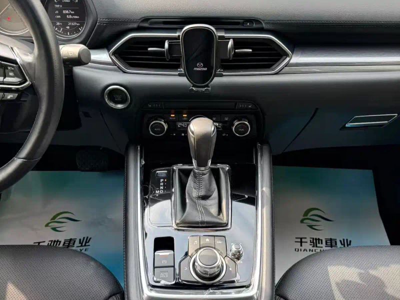 Mazda cx8