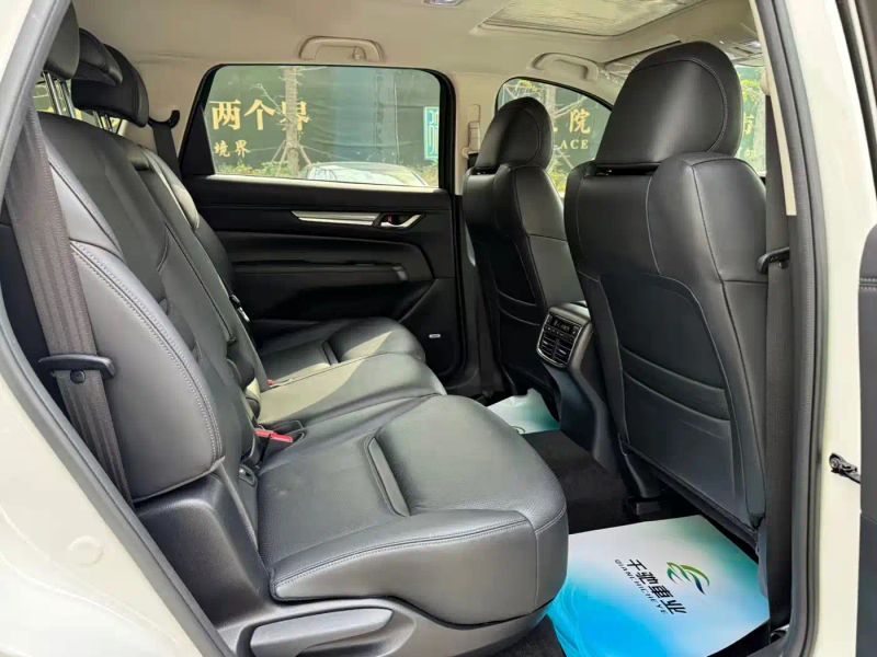 Mazda cx8