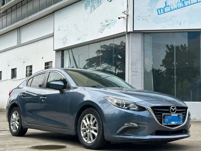 Mazda axela