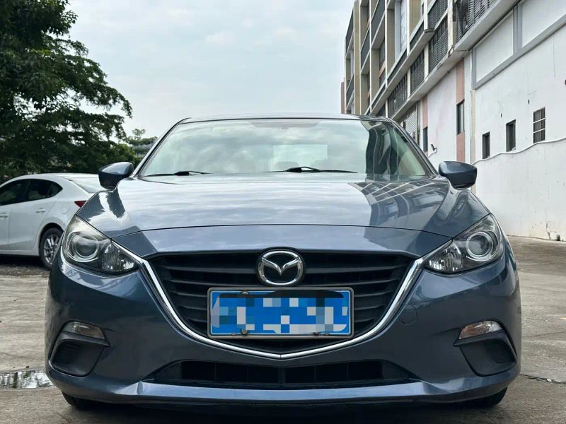 Mazda axela