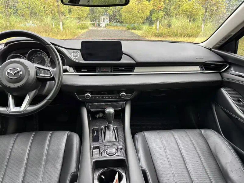 Mazda atez