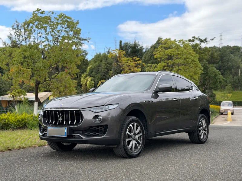 Maserati suv