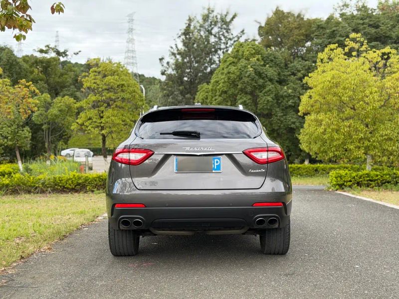 Maserati suv