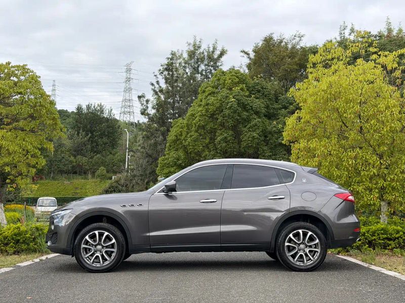 Maserati suv