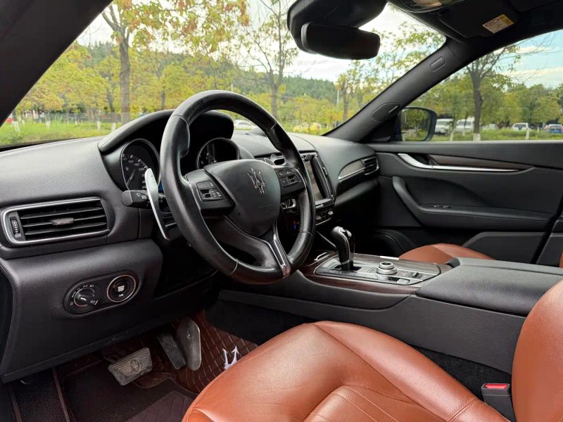 Maserati suv